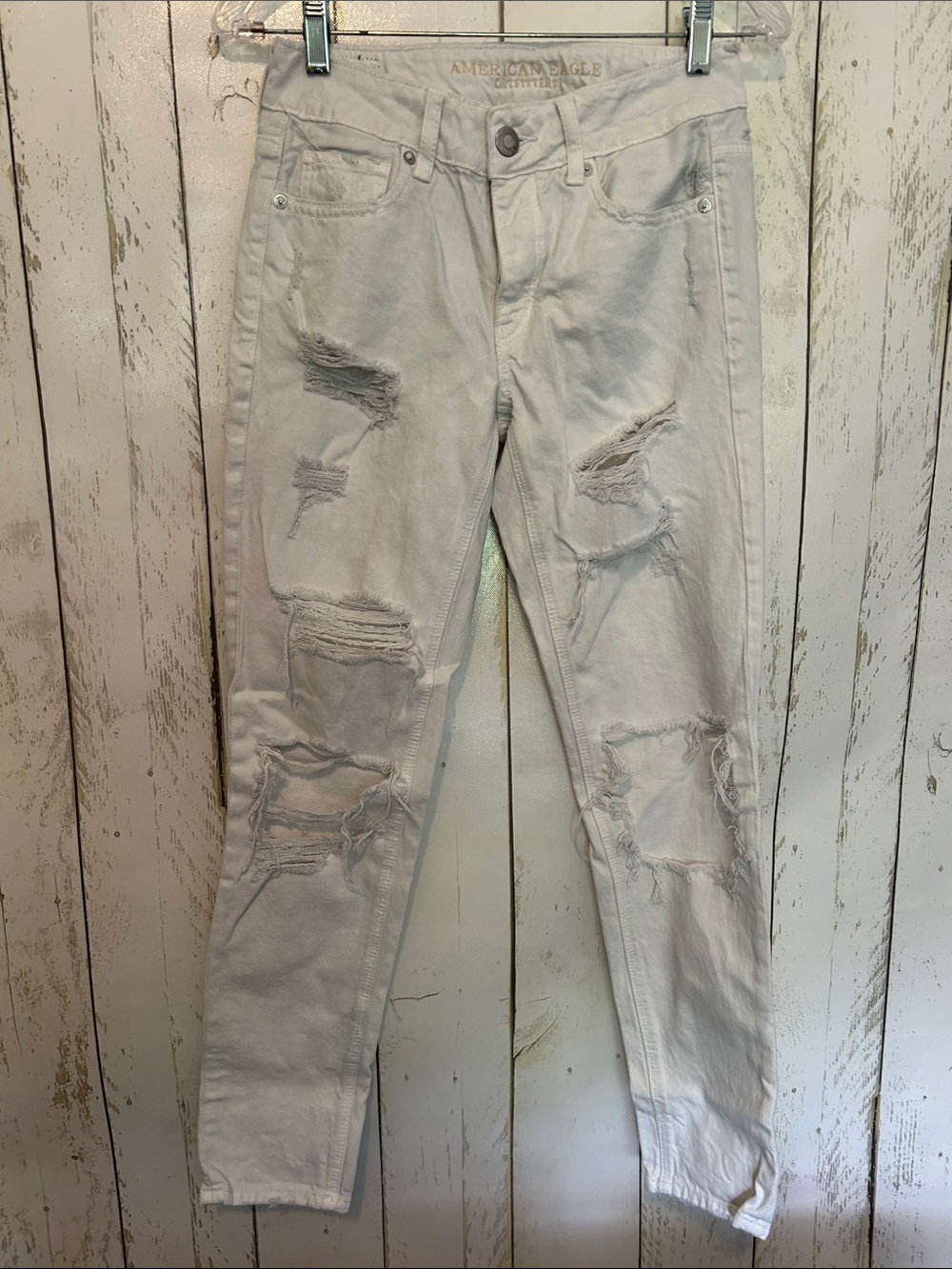 American Eagle Outfitters Tomgirl White Button-Fly Denim